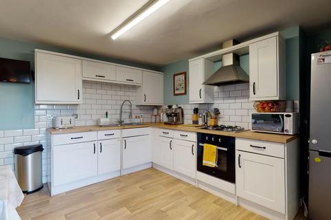 3b Arklow Square, Ramsgate, CT11 8PS