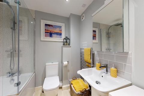 3b Arklow Square, Ramsgate, CT11 8PS