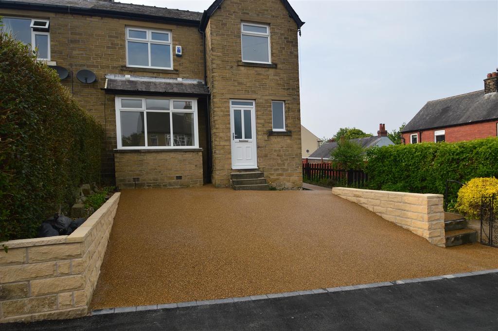 Mountfield Road, Waterloo, Huddersfield, HD5 8QY 4 bed semidetached