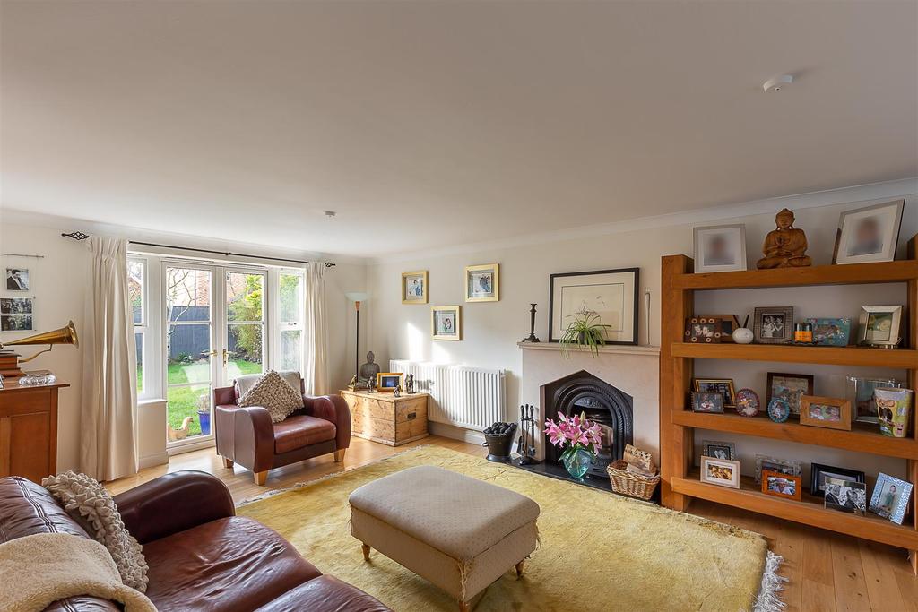 Shawbrow Close, Haydon Grange... 4 bed detached house £500,000
