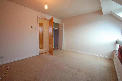 2 bedroom maisonette to rent, Meon Close, Petersfield