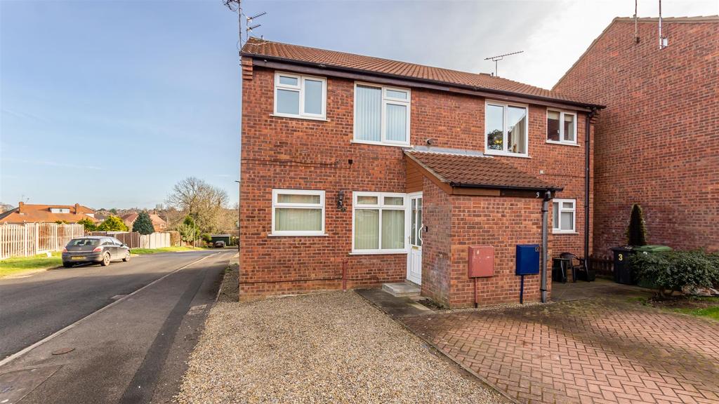 Gresley Court, Off Beckfield Lane, York, YO26 5PF 1 bed flat £725 pcm