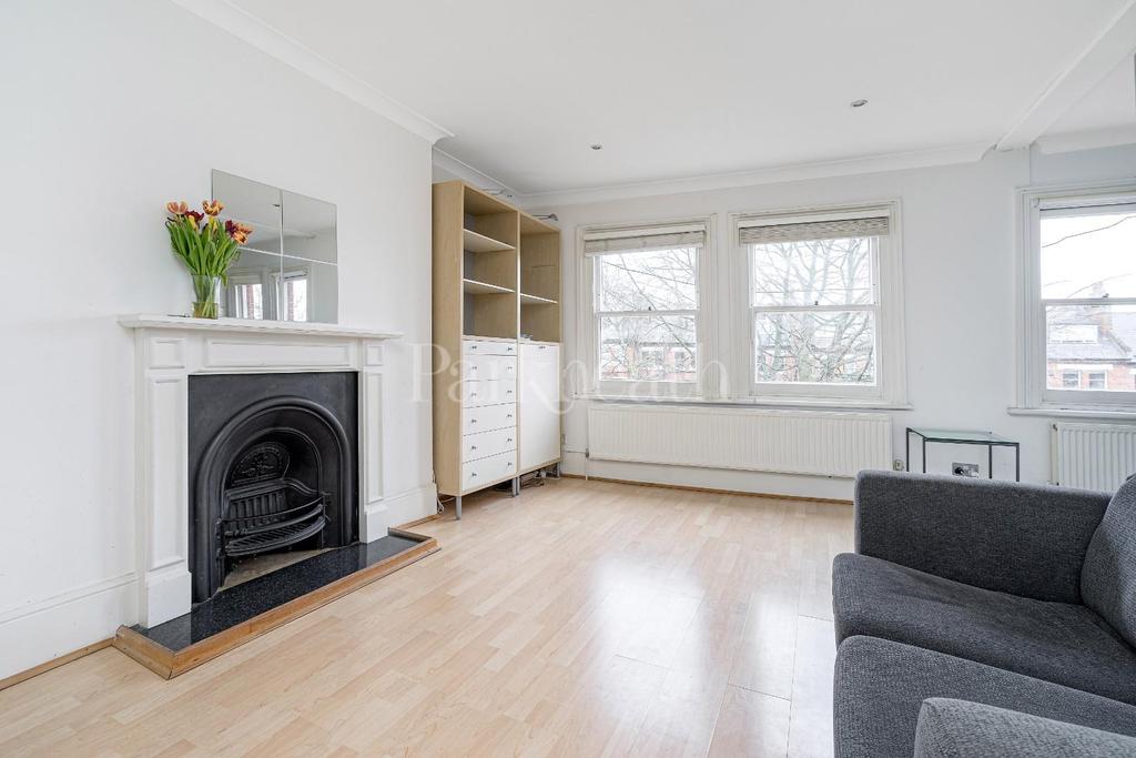 Flat 4, 27 Primrose Gardens-5.jpg