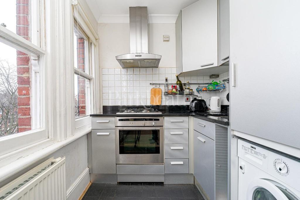 Flat 4, 27 Primrose Gardens-4.jpg