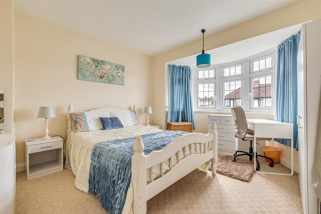 Aragon Road, Morden 3 bed terraced house £565,000