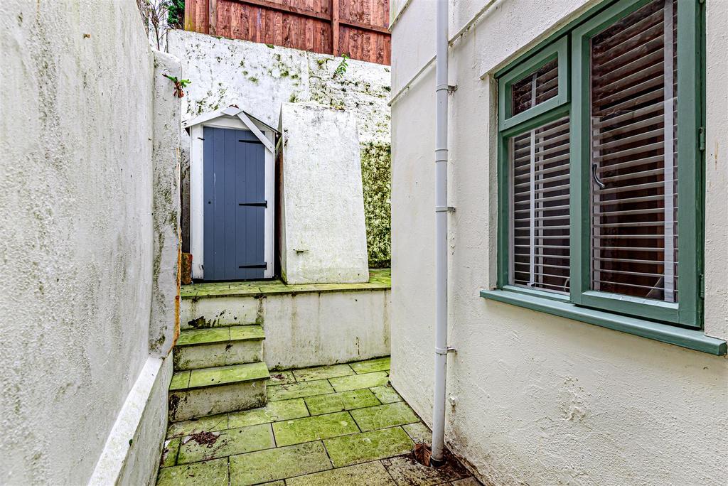 Courtyard (1).jpg