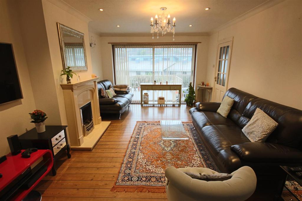 Bankside, Brighton 4 bed semidetached house £1,850 pcm (£427 pw)