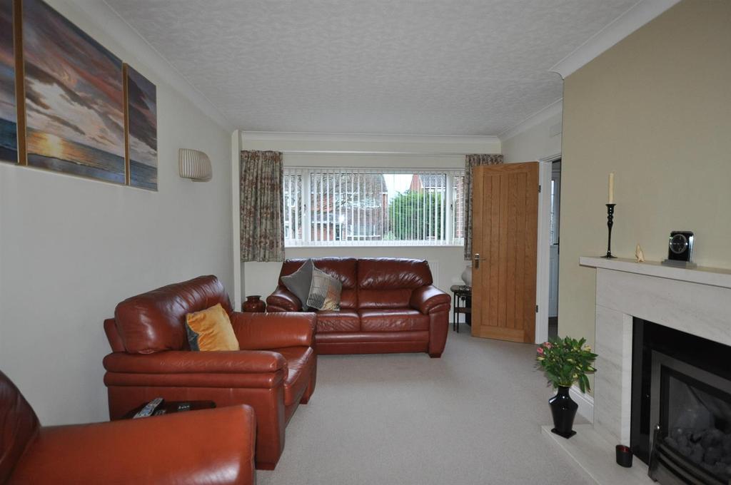Queen Street, Balderton, Newark 4 bed detached house £325,000