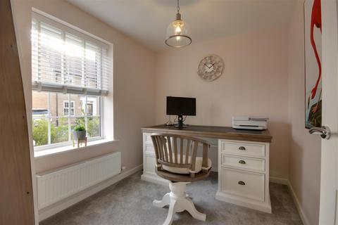 2 Petfield Drive, Anlaby, Hull, HU10 7ET