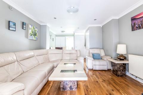 29 Torrington Place, London, E1W 2UY