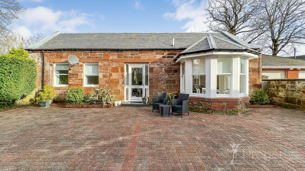 Fairyknowe Gardens, Bothwell G71 2 bed mews £995 pcm (£230 pw)