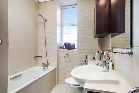 4 bedroom flat to rent, Finchley Road, London