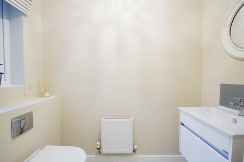 9 Green View Chase, Grotton, Oldham, OL4 5QN