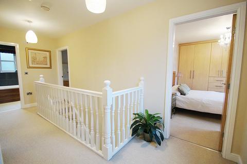 9 Green View Chase, Grotton, Oldham, OL4 5QN