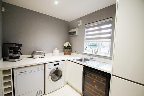 9 Green View Chase, Grotton, Oldham, OL4 5QN