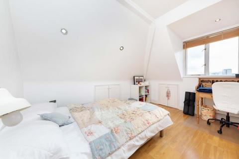 5 bedroom flat to rent, Compayne Gardens, South Hampstead, London, NW6