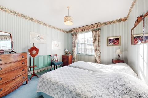 Flat H, 13 Compton Road, London, N1 2PA