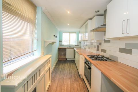 15 Maurice Grove, Blackpool, FY2 0QH
