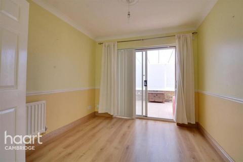 3 bedroom semi-detached house to rent, College Fields, Woodhead Drive, Cambridge