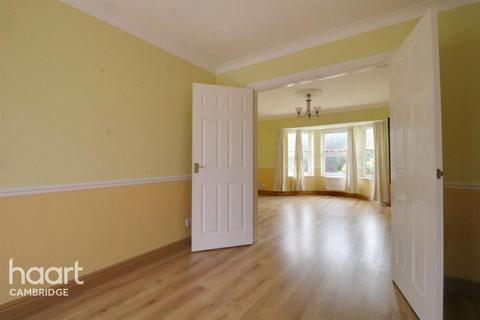 3 bedroom semi-detached house to rent, College Fields, Woodhead Drive, Cambridge