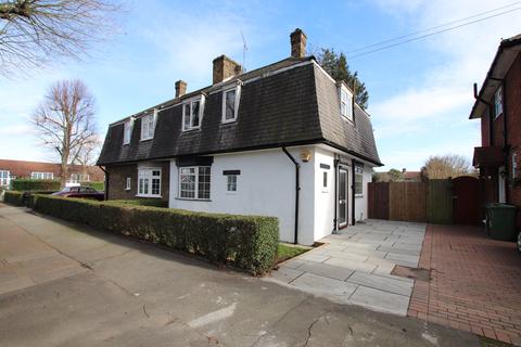 98 King Alfred Avenue, London, SE6 3HF