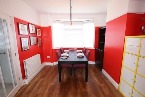 98 King Alfred Avenue, London, SE6 3HF