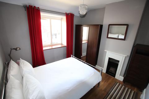 98 King Alfred Avenue, London, SE6 3HF