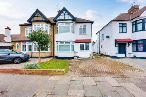 77 Thorpedene Gardens, Shoeburyness, Southend-on-sea, SS3 9JE