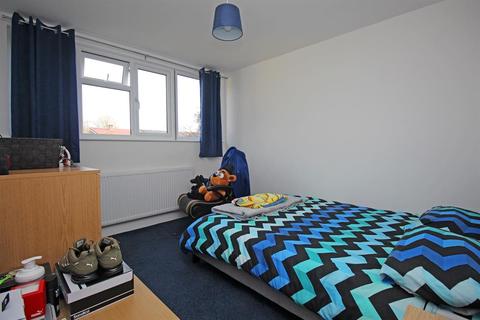 60 Angle Ways, Stevenage, SG2 9AR