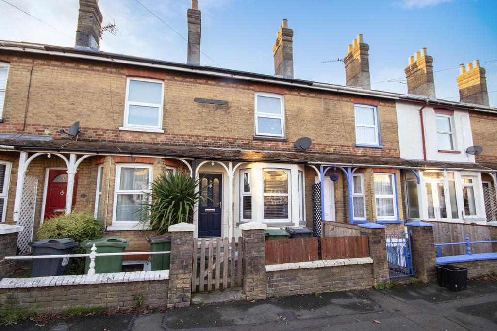 Adelaide Grove, East Cowes 3 bed terraced house £210,000