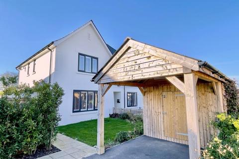 31 Addison Square, Ringwood, BH24 1NY