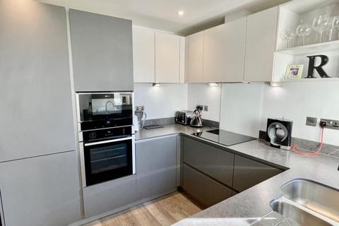 31 Addison Square, Ringwood, BH24 1NY
