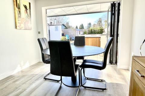 31 Addison Square, Ringwood, BH24 1NY