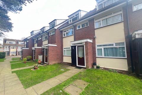 2 bedroom maisonette to rent, Elm Hatch, Pinner HA5