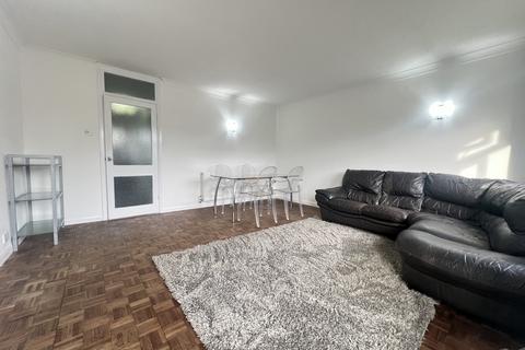 2 bedroom maisonette to rent, Elm Hatch, Pinner HA5