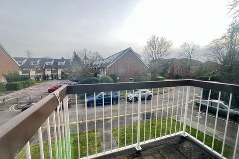 2 bedroom maisonette to rent, Elm Hatch, Pinner HA5