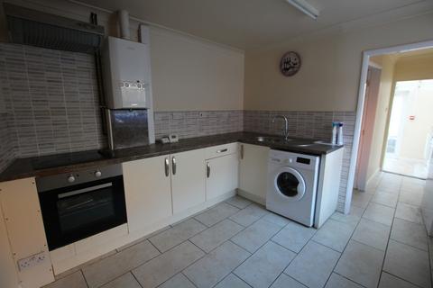 4 bedroom end of terrace house to rent, Grantley Street, Grantham