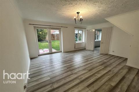 4 bedroom detached house to rent, Hawkfields, Luton