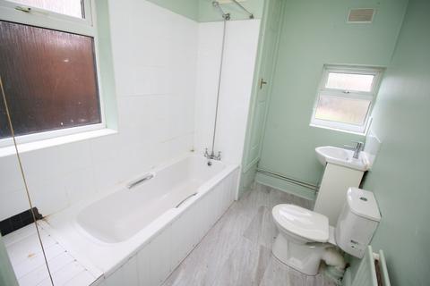 3 bedroom terraced house to rent, Bulkington Road, BEDWORTH, Warwickshire