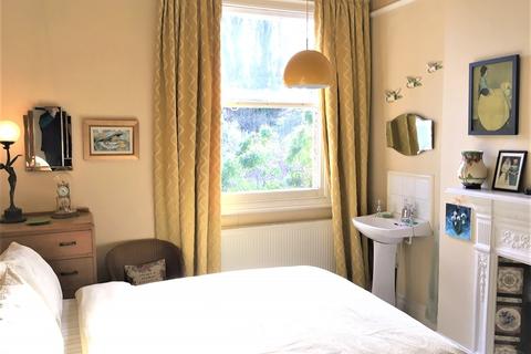 31 Mackenzie Road, Beckenham, BR3 4RT