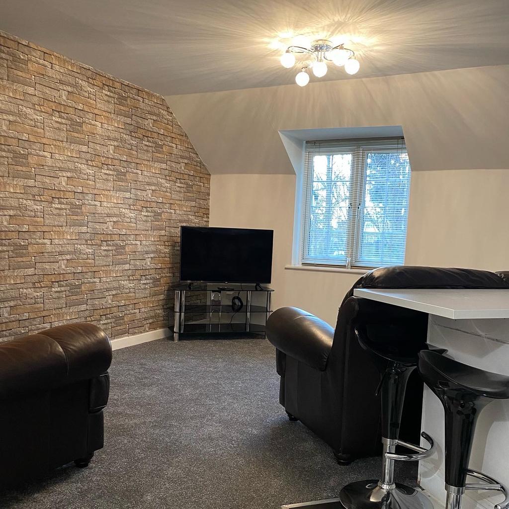 Empire Court, Bailiff Bridge... 2 bed apartment £680 pcm (£157 pw)
