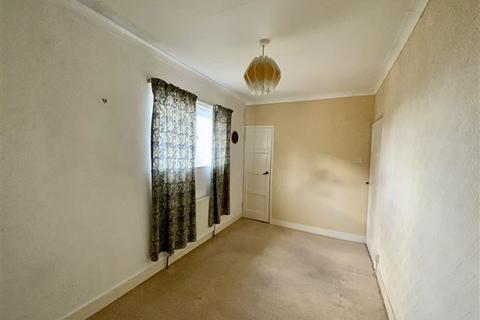 6 Ballifield Avenue, Sheffield, S13 9HN
