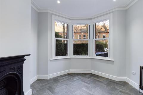 35 Carr Road, Walthamstow, London, E17 5ER