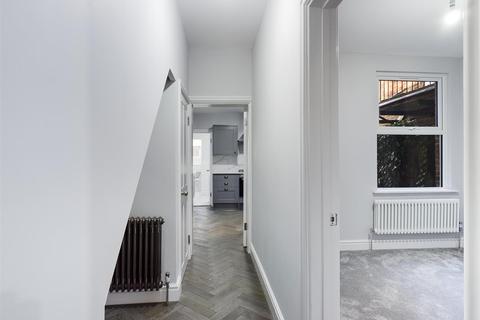 35 Carr Road, Walthamstow, London, E17 5ER