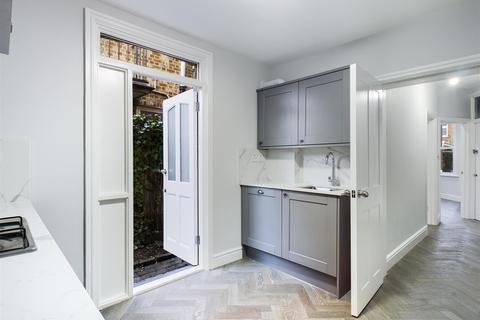 35 Carr Road, Walthamstow, London, E17 5ER