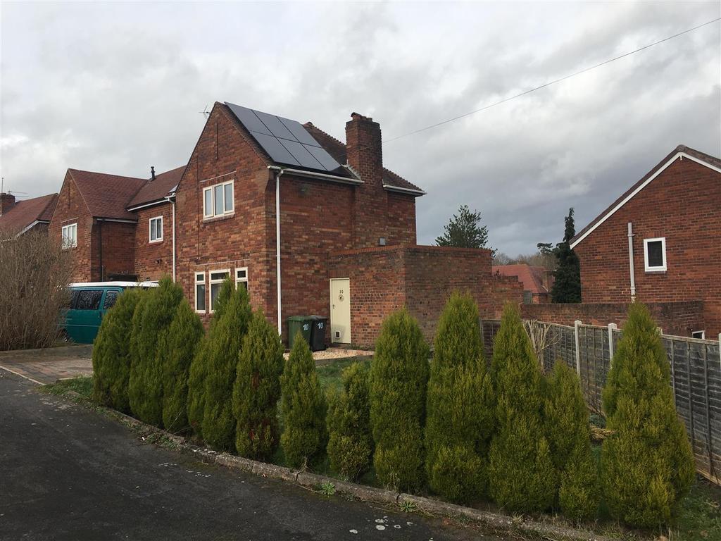 Walton Close, Kidderminster 3 bed semidetached house £230,000