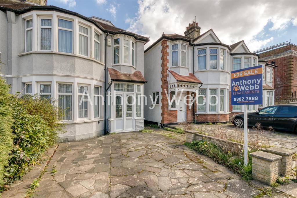 Woodland Way, Winchmore Hill N21 4 bed semidetached house £895,000