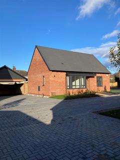 2 bedroom detached bungalow for sale, The Avenues, Lord Hawke Way, Newark