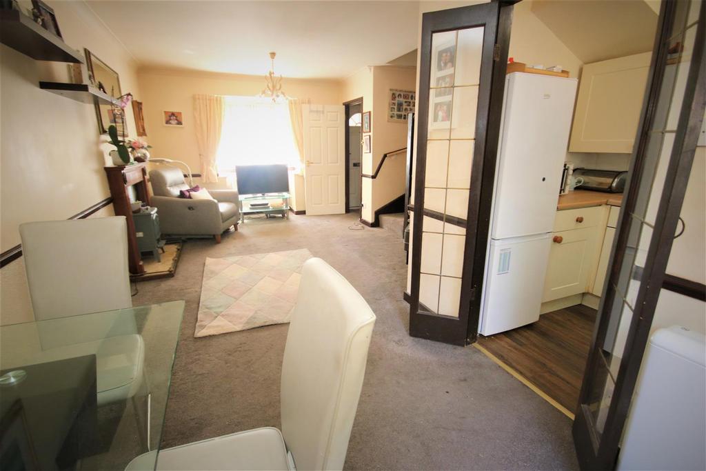 Appletree Gardens, New EN4 2 bed house £475,000