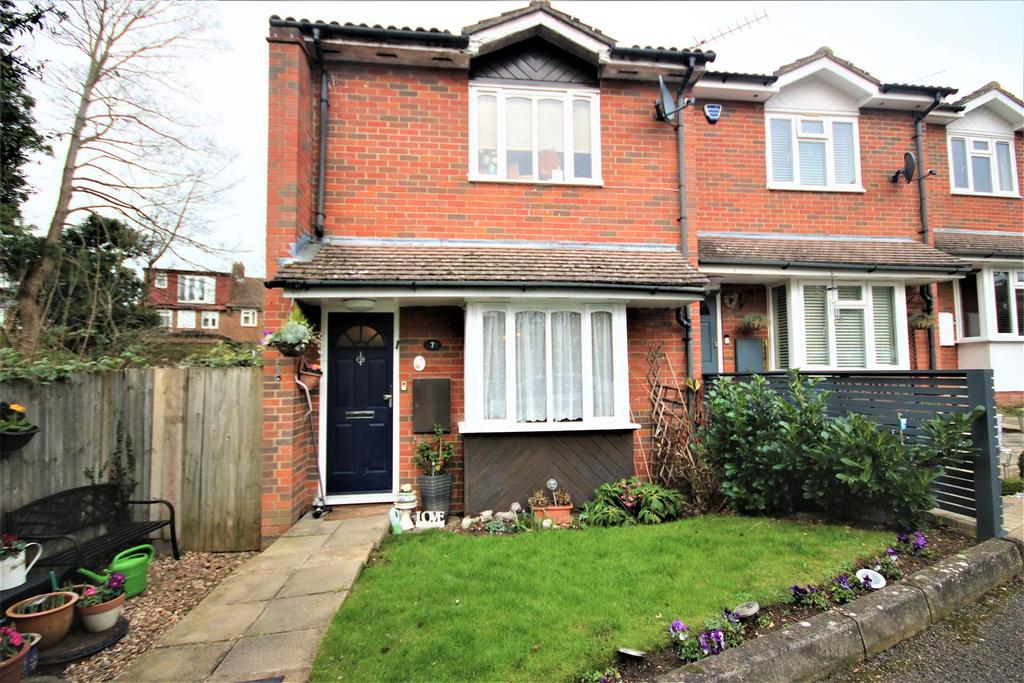 Appletree Gardens, New EN4 2 bed house £475,000